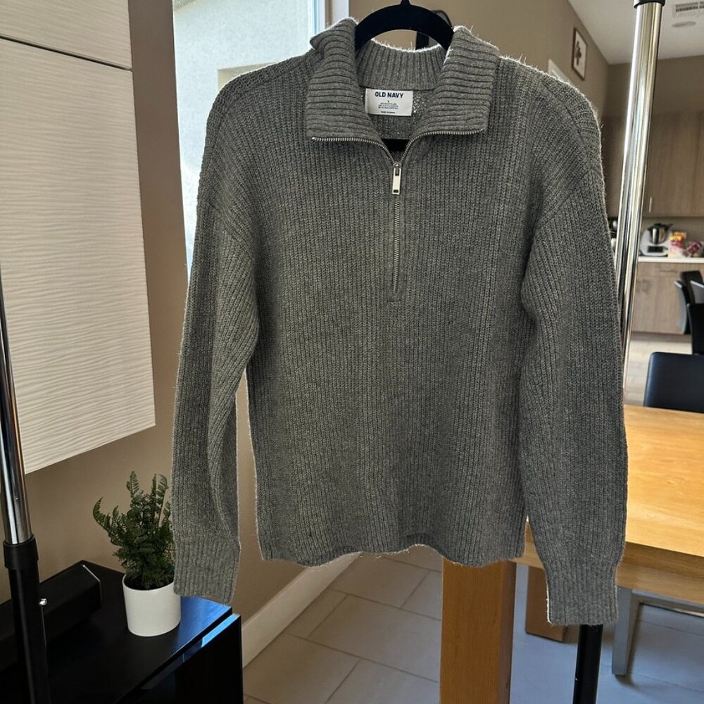 Old Navy - Grey quarter zip sweater